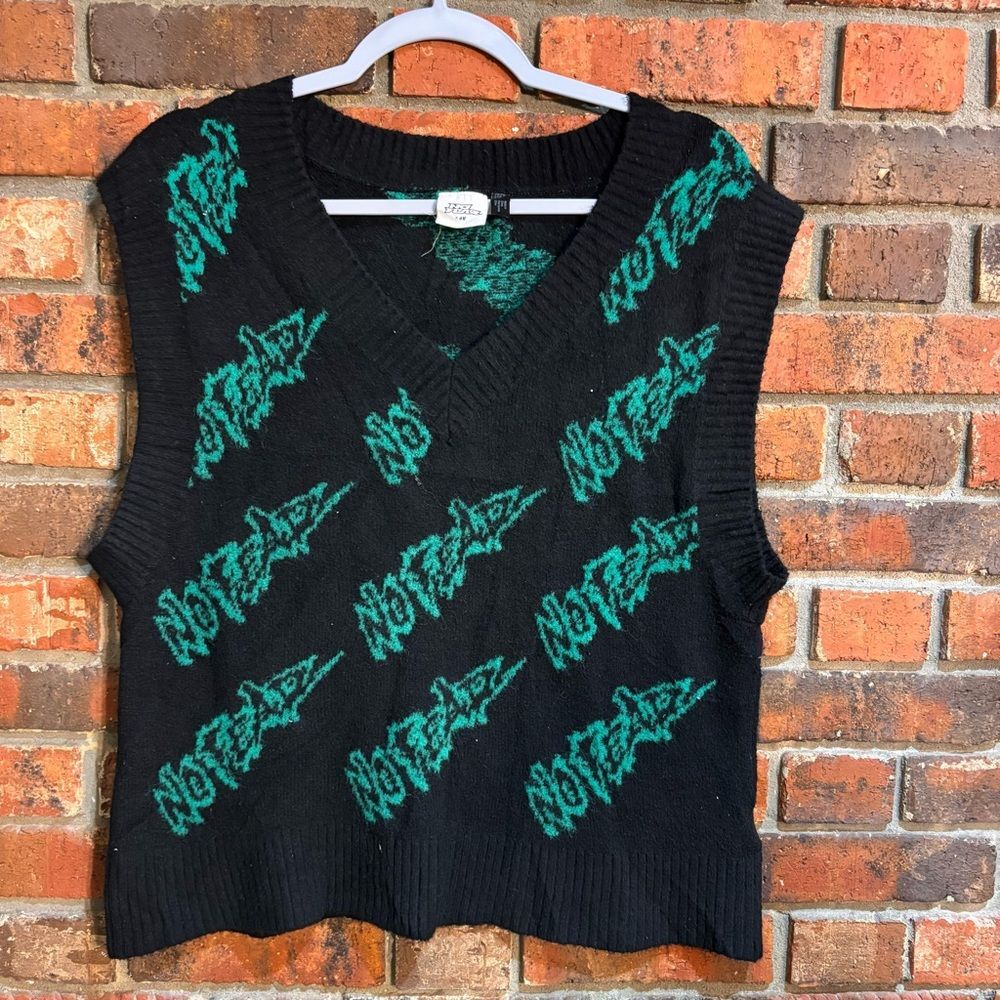 No Fear X H&M womens all over graphic v-neck boxy y2k sweater vest black/green S
